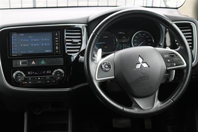 2014 Mitsubishi Outlander - Thumbnail