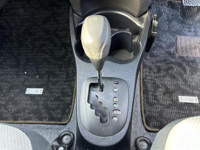 2012 Toyota Vitz - Thumbnail